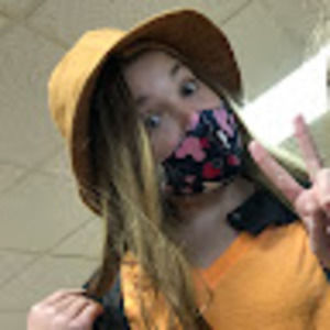 Meet your Posher, Lydia